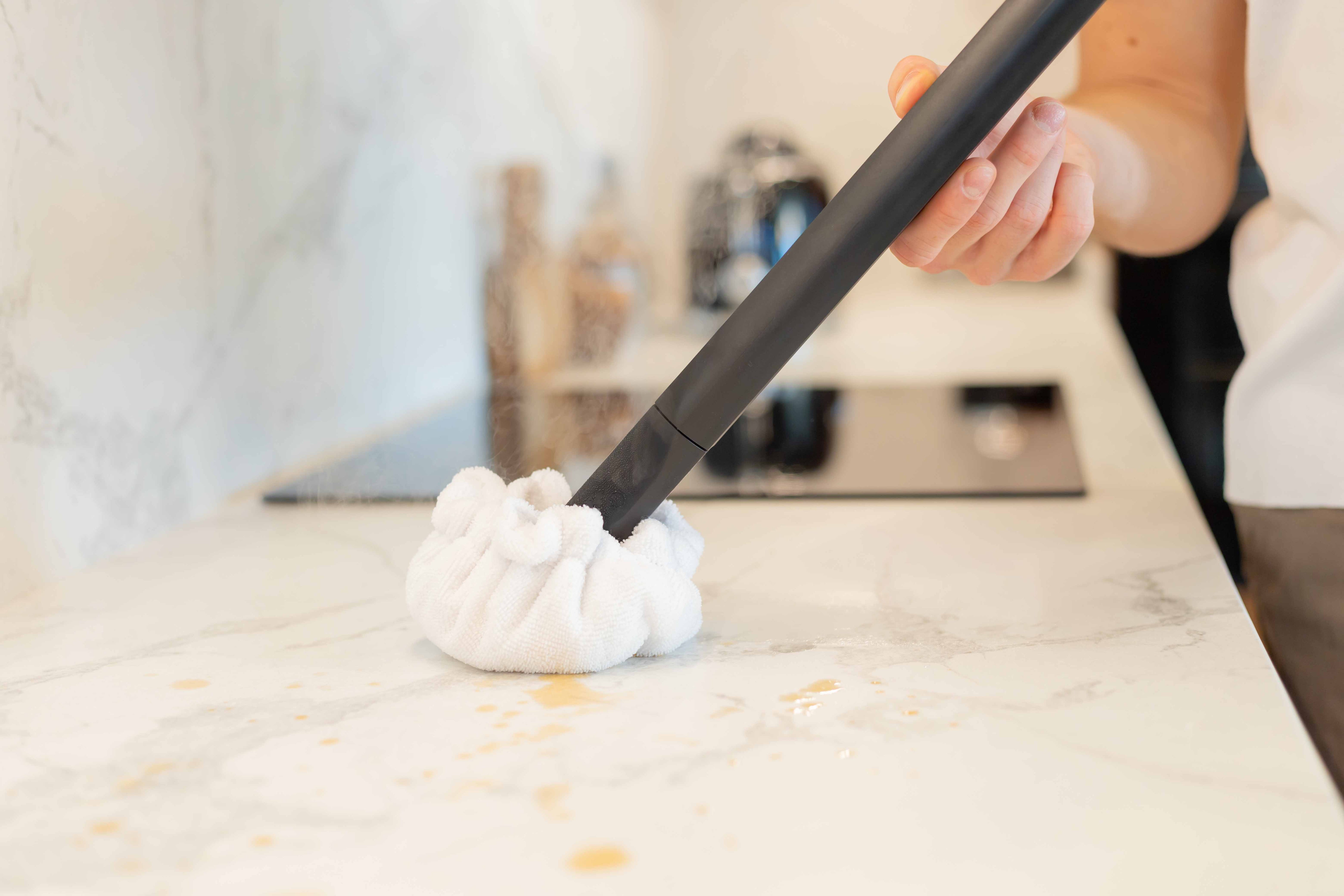 Huonekalu-/verhoilutarvike höyrypesureille